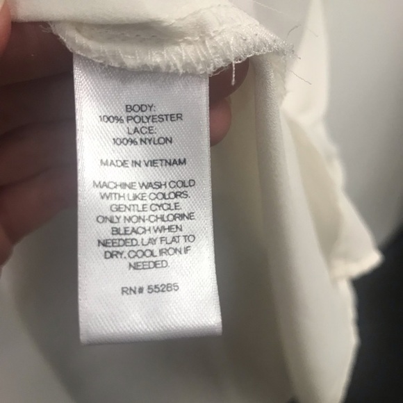 EXPRESS white lace short sleeve tee - Picture 4 of 4